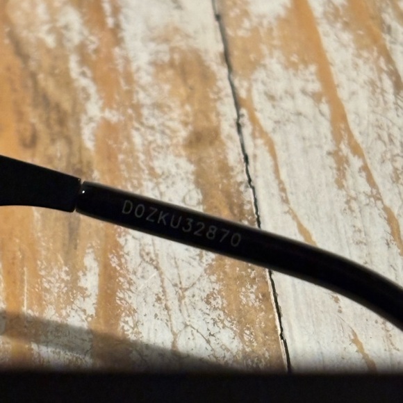 Yves Saint Laurent Black Sunglasses - Picture 9 of 10